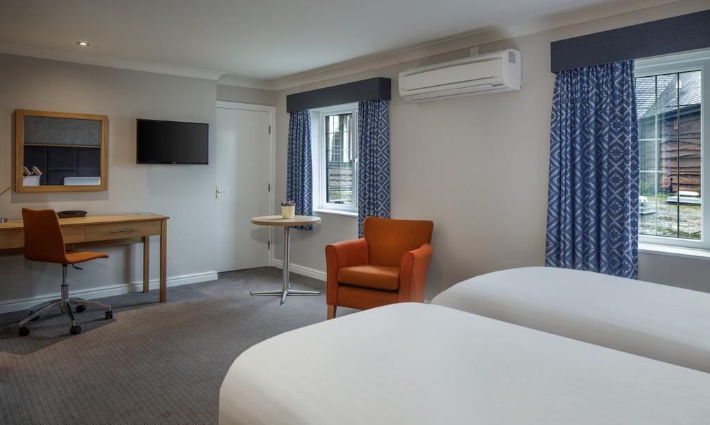 Classic Twin Room